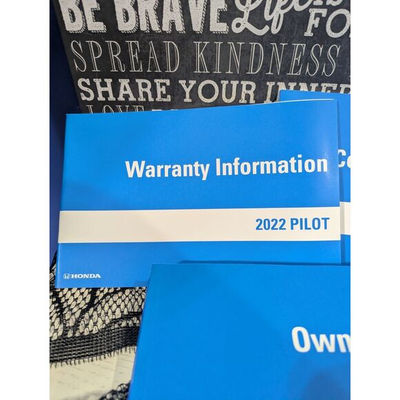 2022 Honda Pilot Owner’s Manual Set OEM | Factory Case | Complete & Mint - Picture 7 of 14